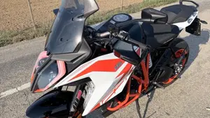 KTM 1290 Super Duke GT (2019 - 20)  (3)