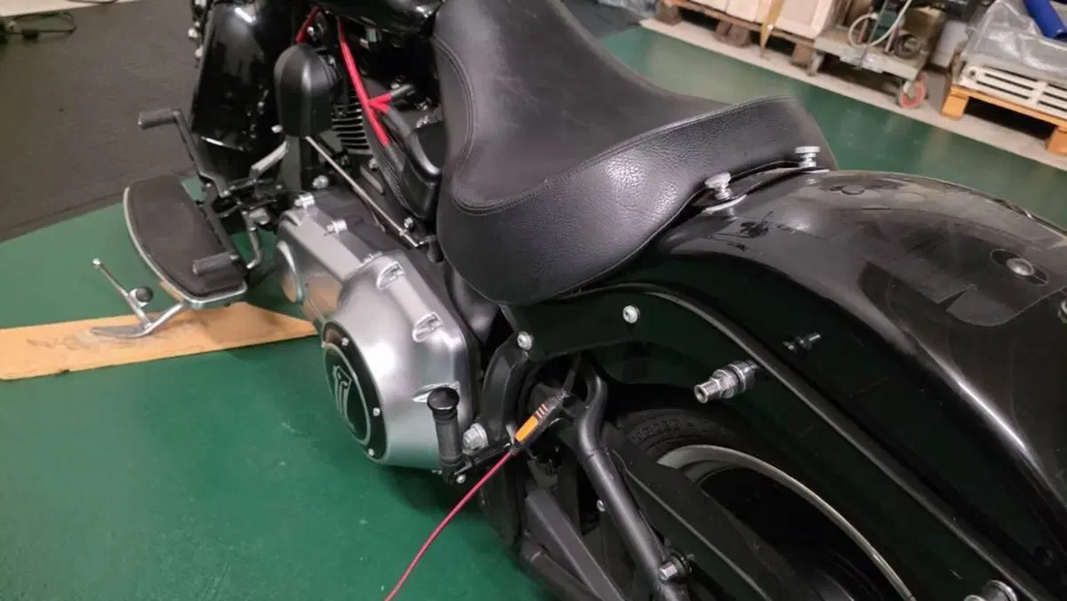 Harley-Davidson 1690 Fat Boy Special (2010 - 17) - FLSTF  (3)
