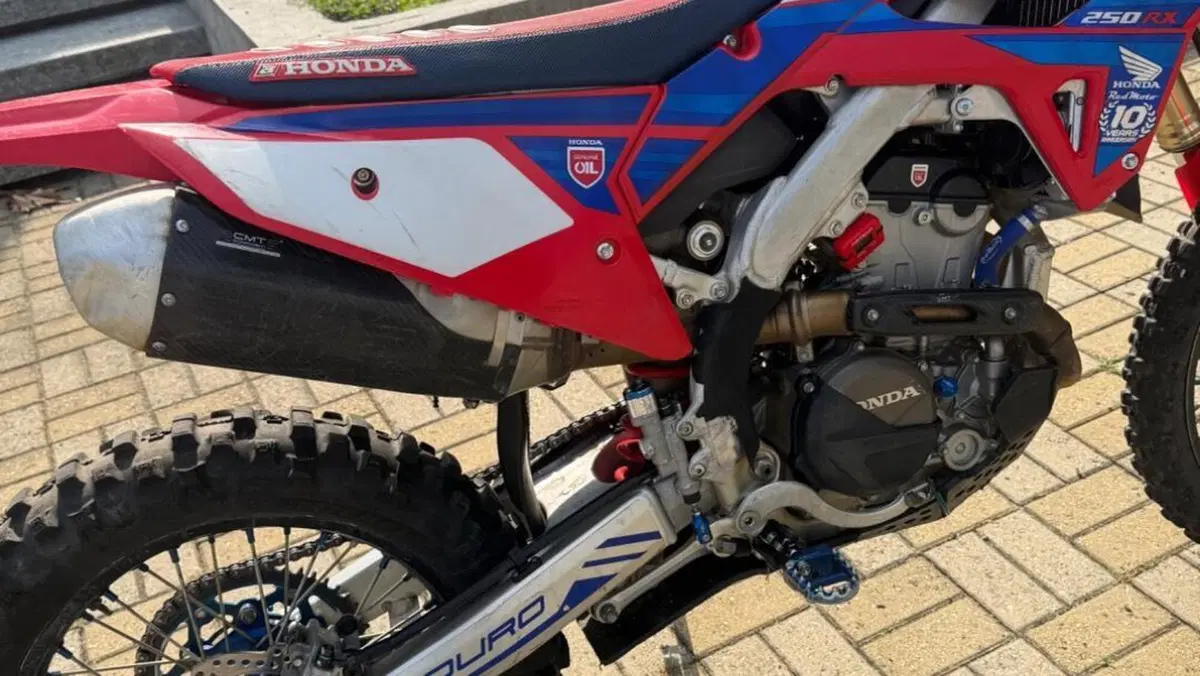 Honda CRF 250RX Enduro Special (2025)  (4)