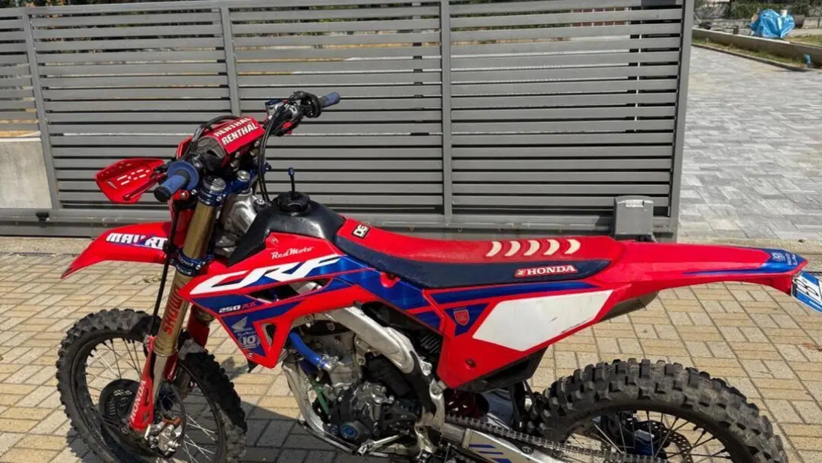 Honda CRF 250RX Enduro Special (2025)  (9)