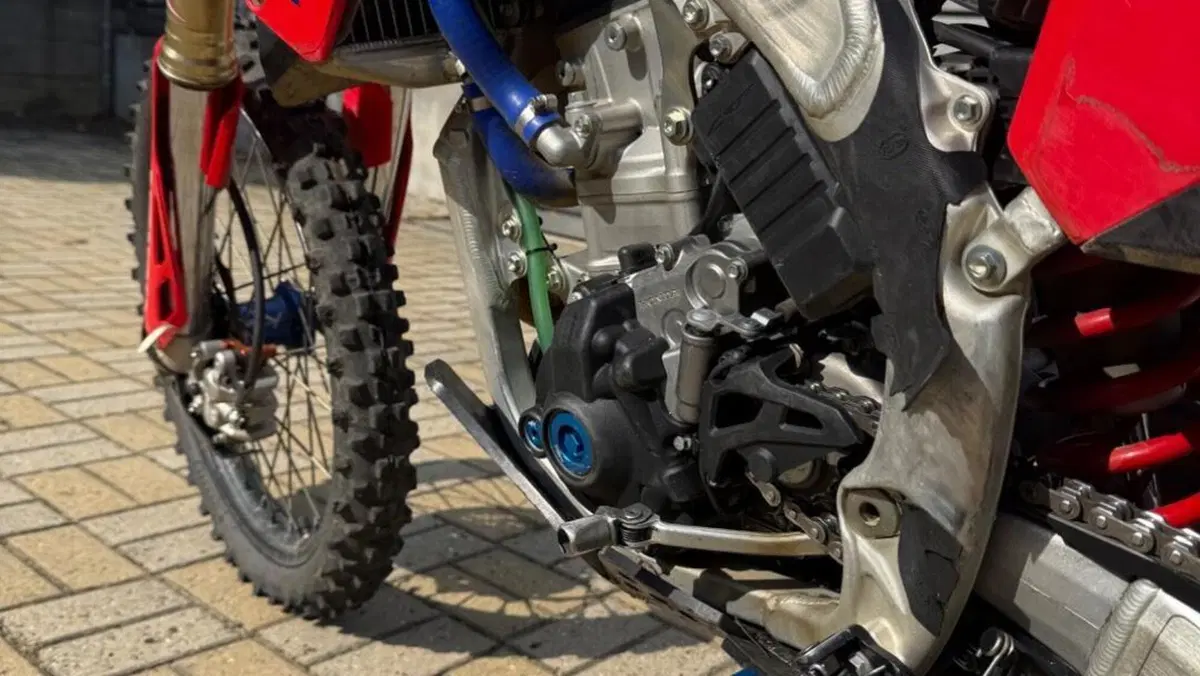 Honda CRF 250RX Enduro Special (2025)  (11)