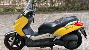 Yamaha X-Max 250 (2005 - 07)  (2)