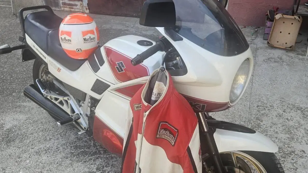 Suzuki   (4)