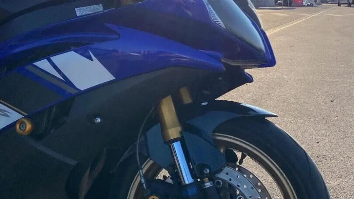 Yamaha YZF R6 (2008 - 09)  (2)