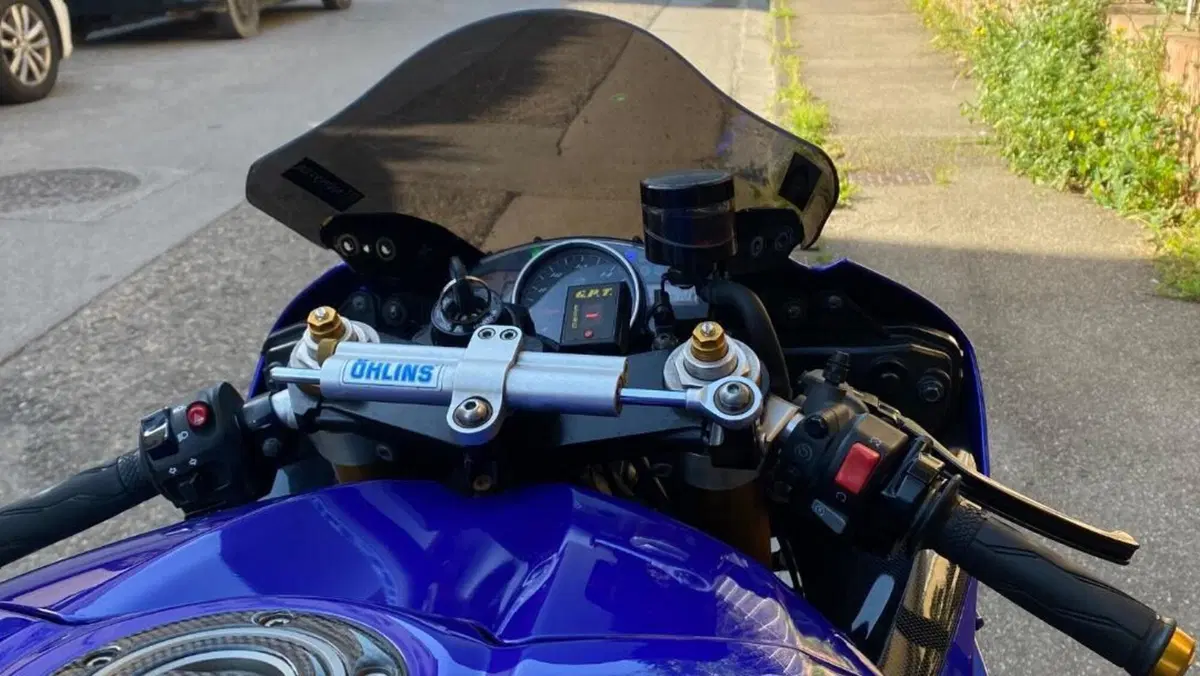Yamaha YZF R6 (2008 - 09)  (4)