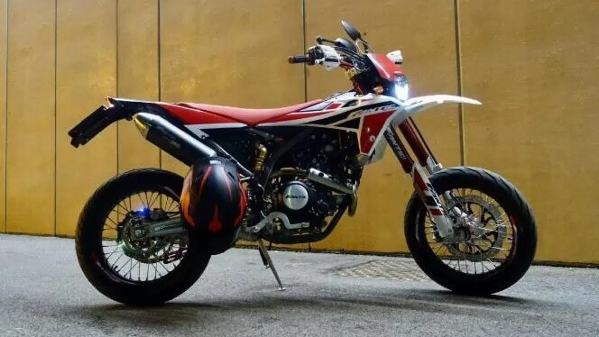 Fantic Motor XMF 125 Motard Competition 4t (2021 - 22)  (2)