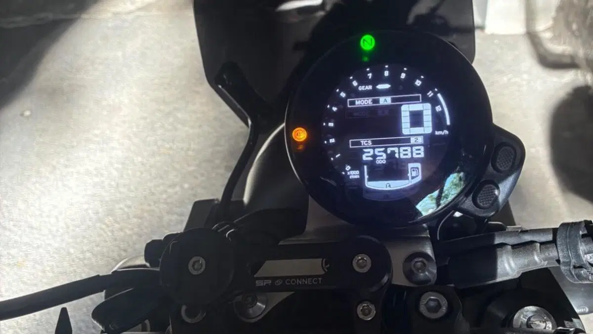 Yamaha XSR 900 ABS (2016 - 20)  (4)