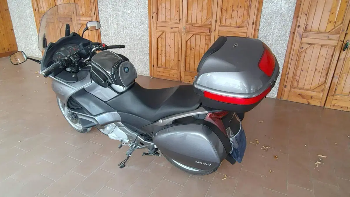 Honda Deauville 700 ABS  (2)