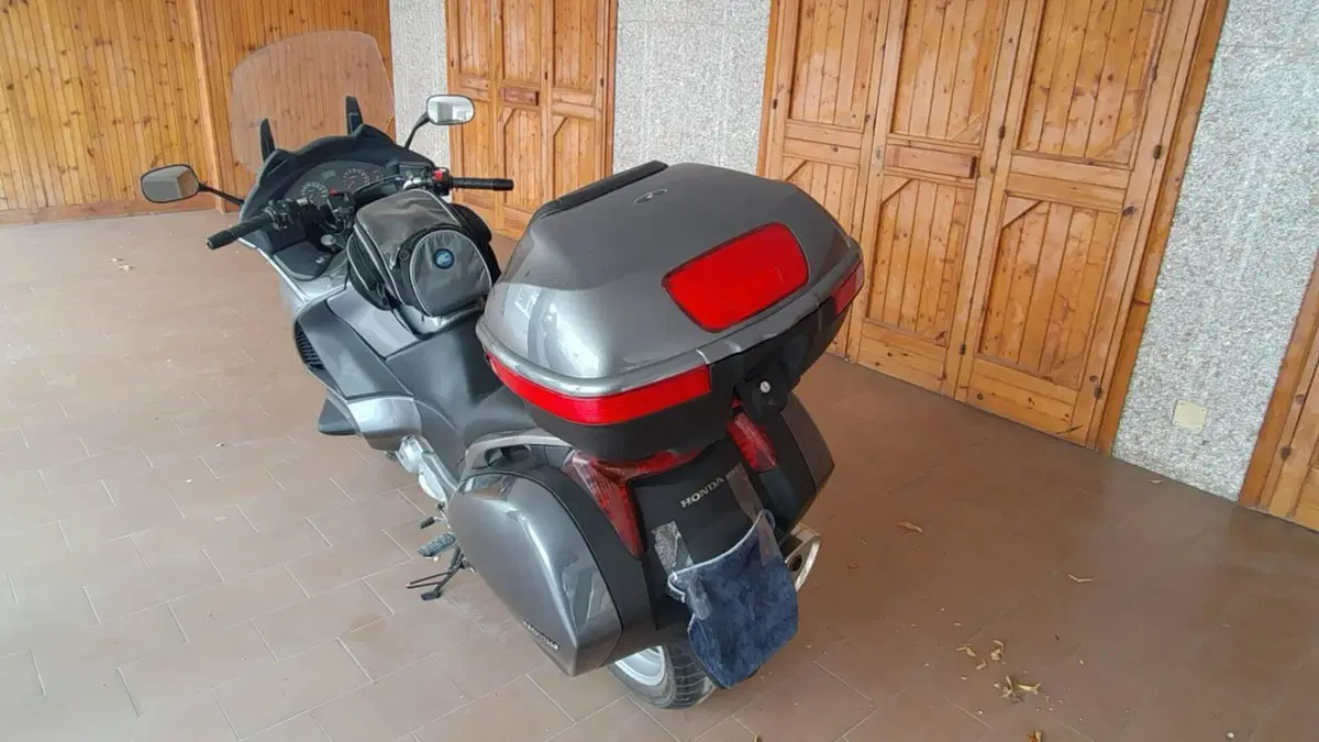 Honda Deauville 700 ABS  (3)