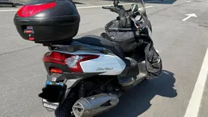 Kymco Downtown 300i (2009 - 17)  (3)