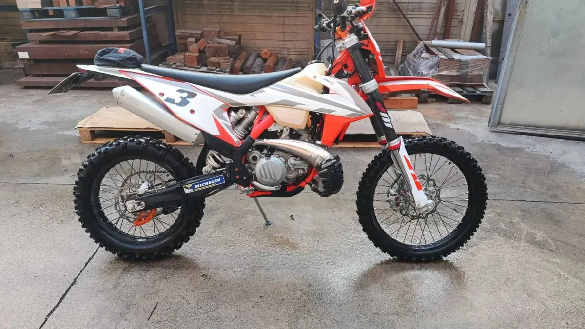 KTM 250 EXC TPI (2023)  (4)