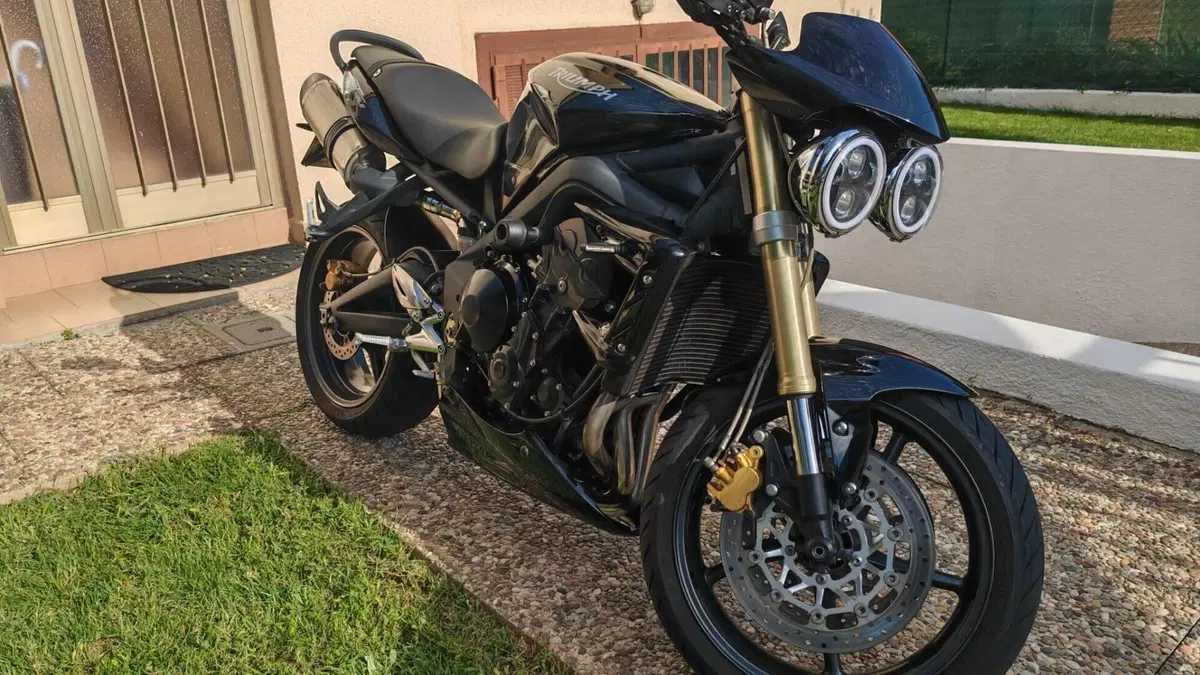 Triumph Street Triple (2007 - 12) 
