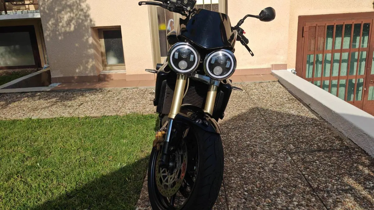 Triumph Street Triple (2007 - 12)  (2)