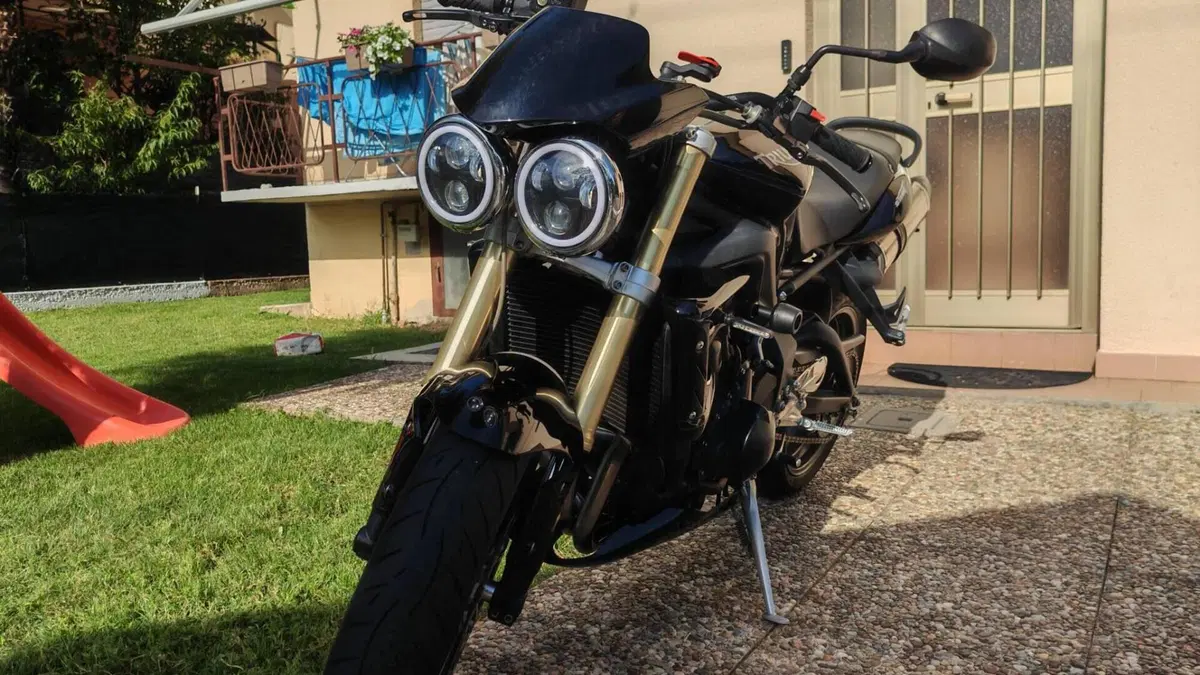 Triumph Street Triple (2007 - 12)  (3)