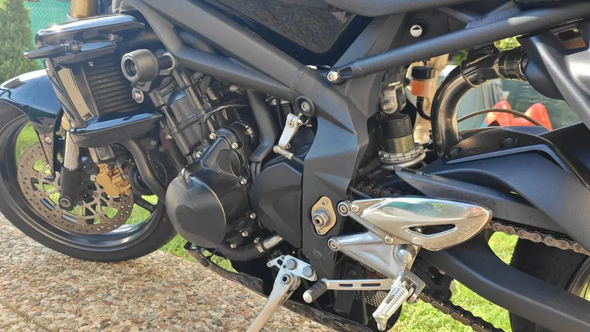 Triumph Street Triple (2007 - 12)  (6)