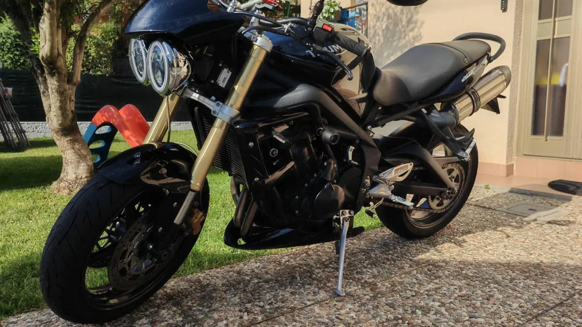 Triumph Street Triple (2007 - 12)  (7)