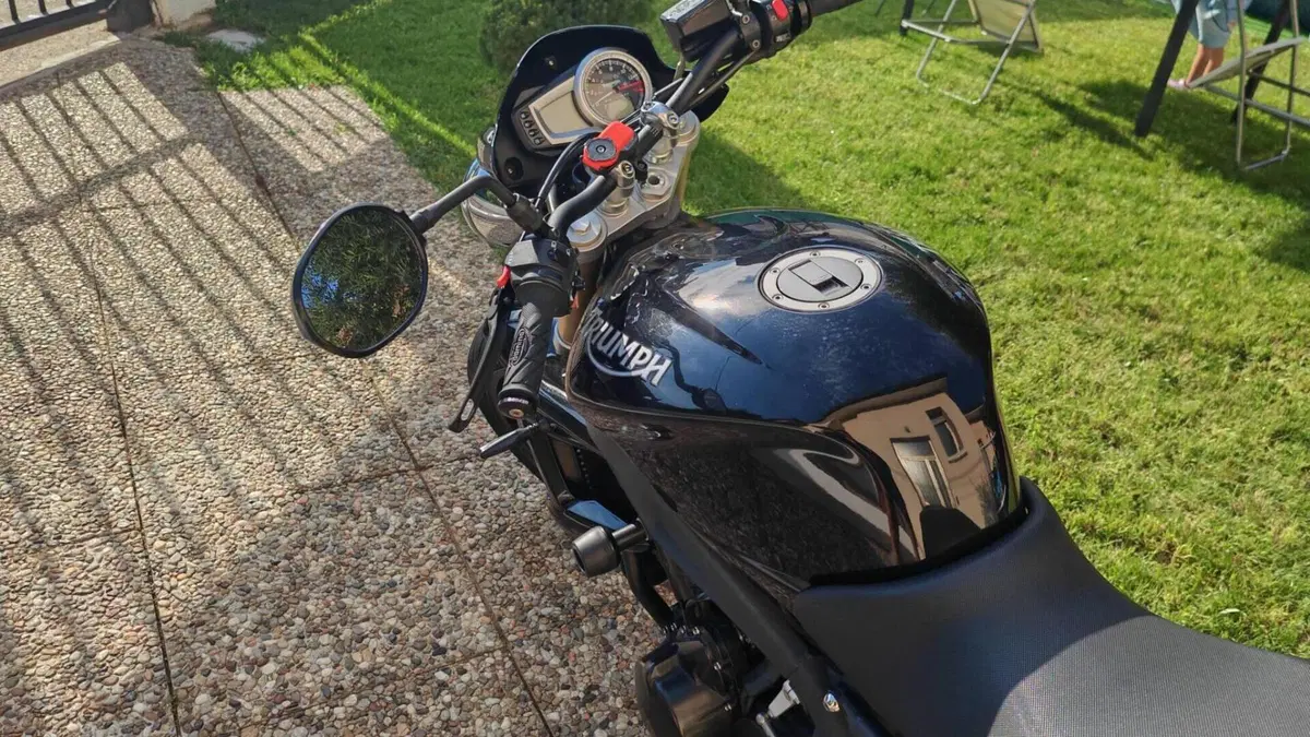 Triumph Street Triple (2007 - 12)  (9)