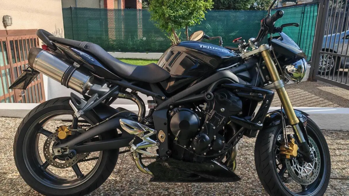 Triumph Street Triple (2007 - 12)  (12)