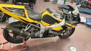 Suzuki GSX R 750 (1999 - 03)  (3)