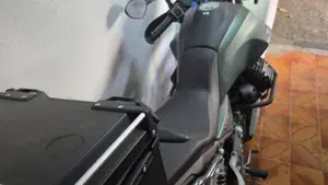 Moto Guzzi V85 TT (2021 - 23)  (6)