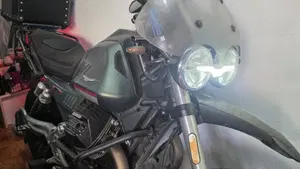 Moto Guzzi V85 TT (2021 - 23)  (7)