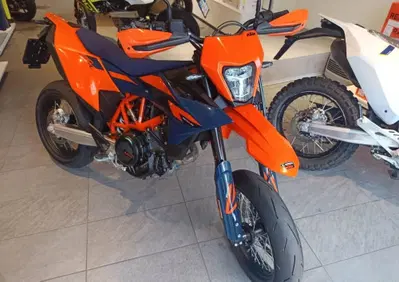 KTM 690 SMC R (2026 - 27) - Annuncio 10111193
