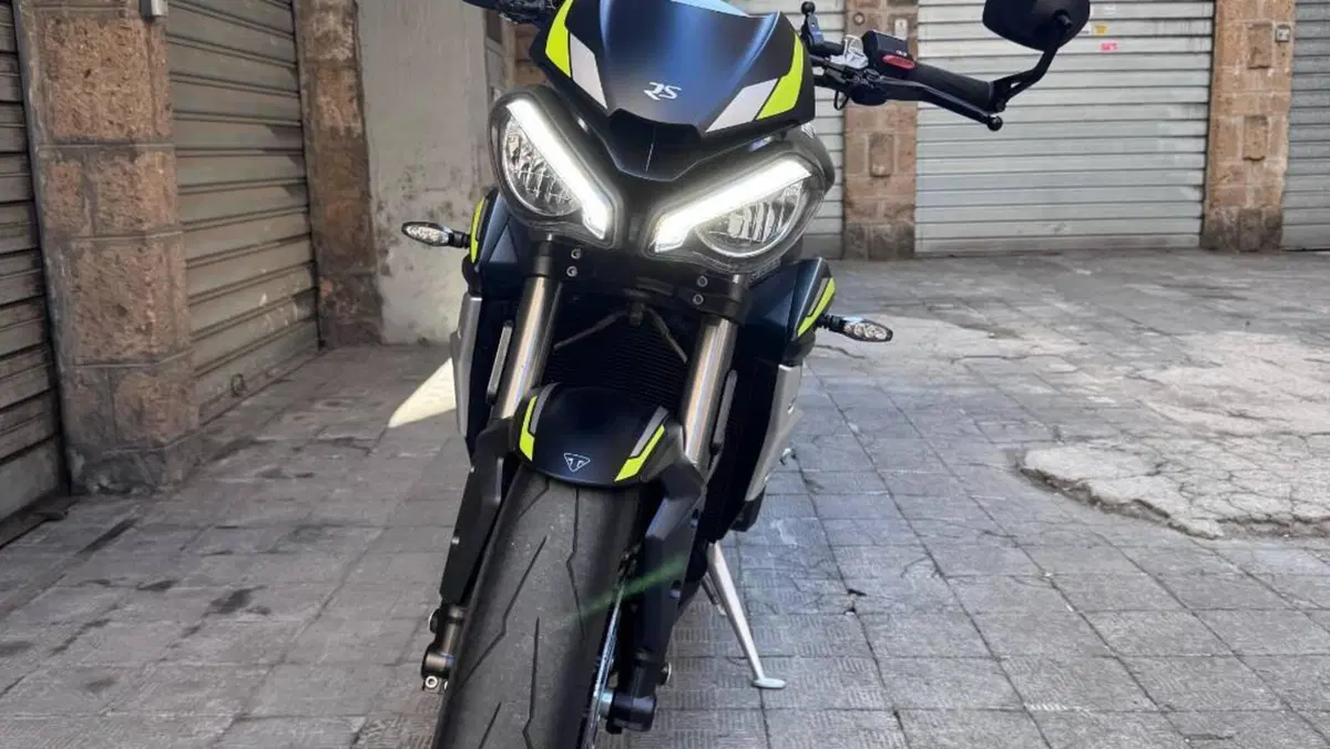 Triumph Street Triple RS (2020 - 22)  (3)