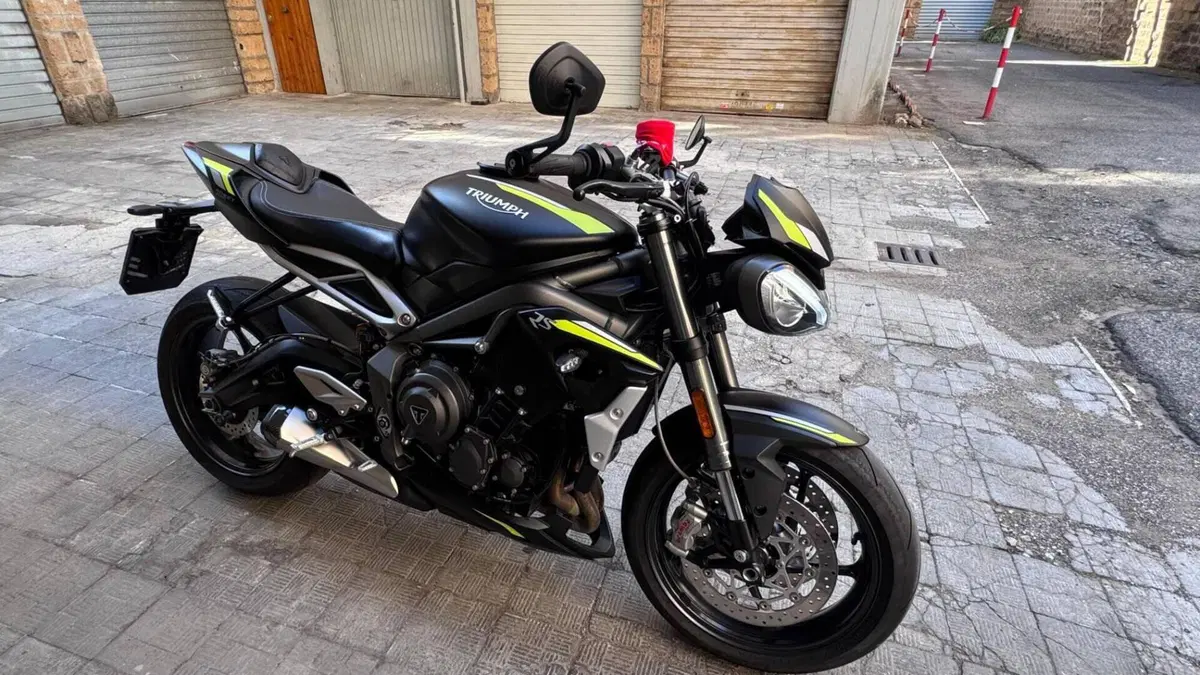 Triumph Street Triple RS (2020 - 22)  (5)