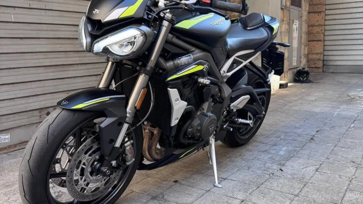 Triumph Street Triple RS (2020 - 22)  (13)