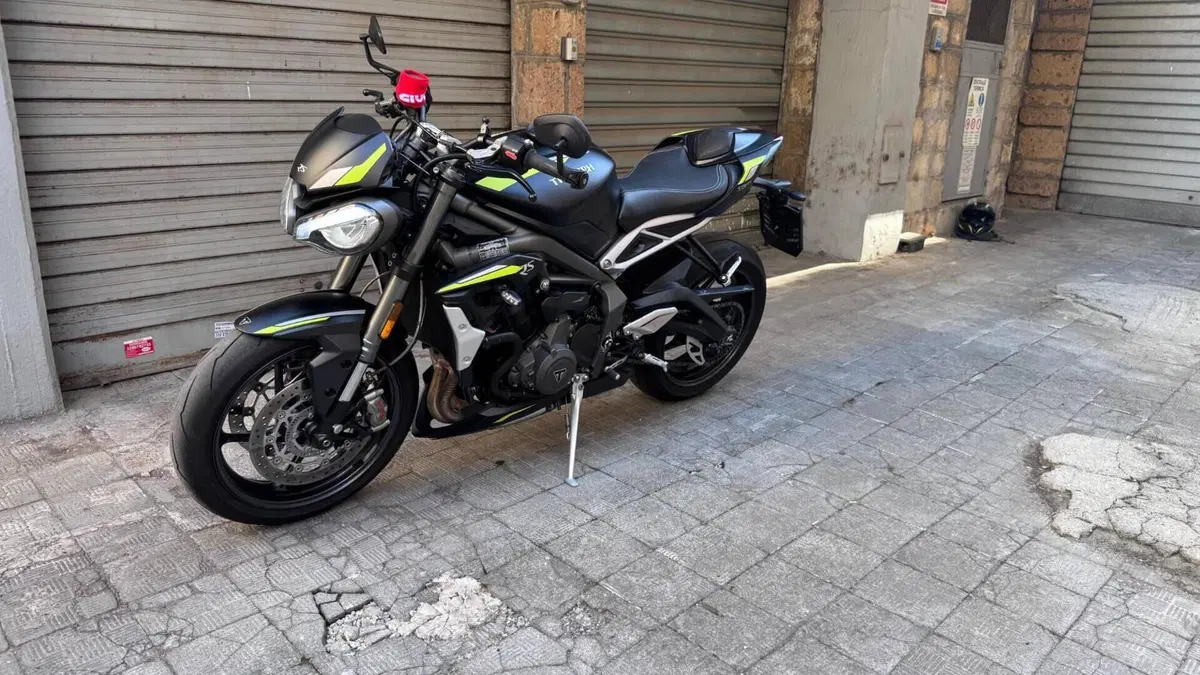 Triumph Street Triple RS (2020 - 22)  (15)