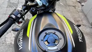 Triumph Street Triple RS (2020 - 22)  (10)
