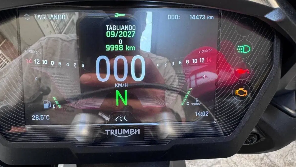 Triumph Street Triple RS (2020 - 22)  (12)