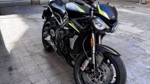 Triumph Street Triple RS (2020 - 22)  (14)