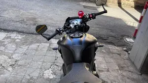 Triumph Street Triple RS (2020 - 22)  (9)