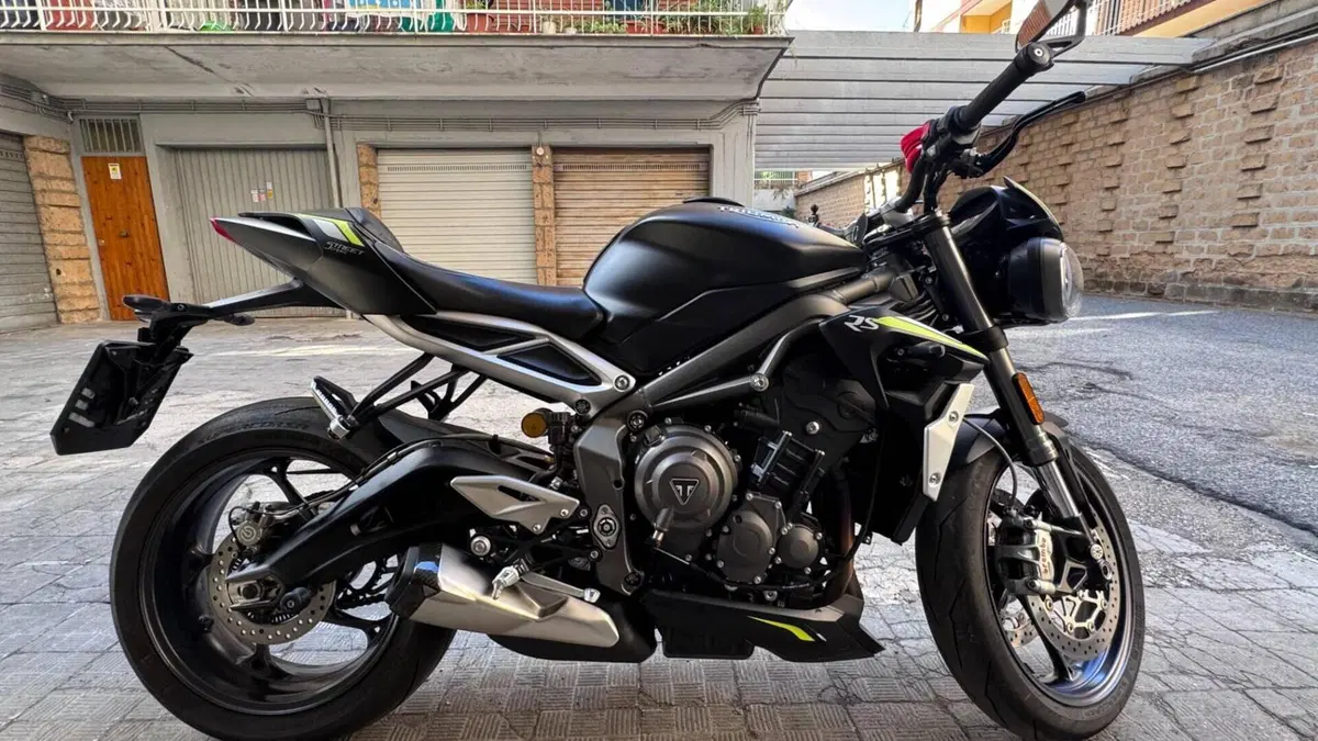 Triumph Street Triple RS (2020 - 22)  (6)