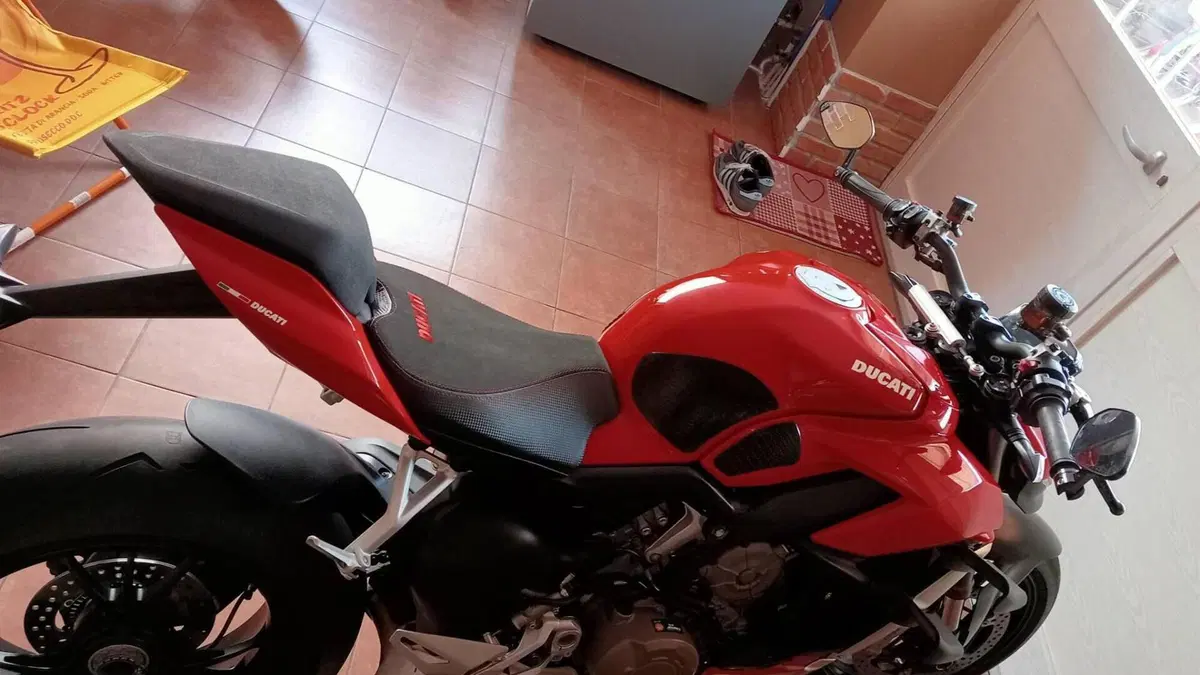Ducati Streetfighter V4 1100 (2021 - 22)  (5)
