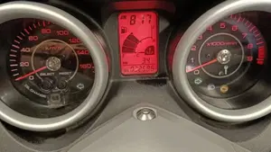 Yamaha X-Max 250 (2010 - 13)  (3)