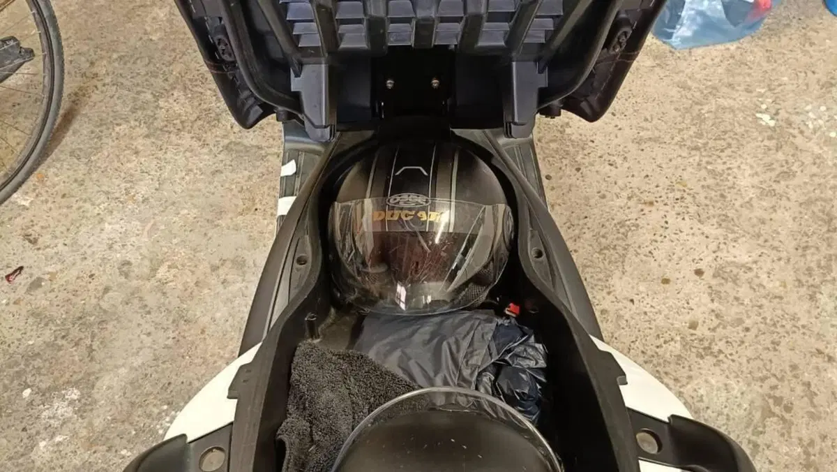Yamaha X-Max 250 (2010 - 13)  (5)