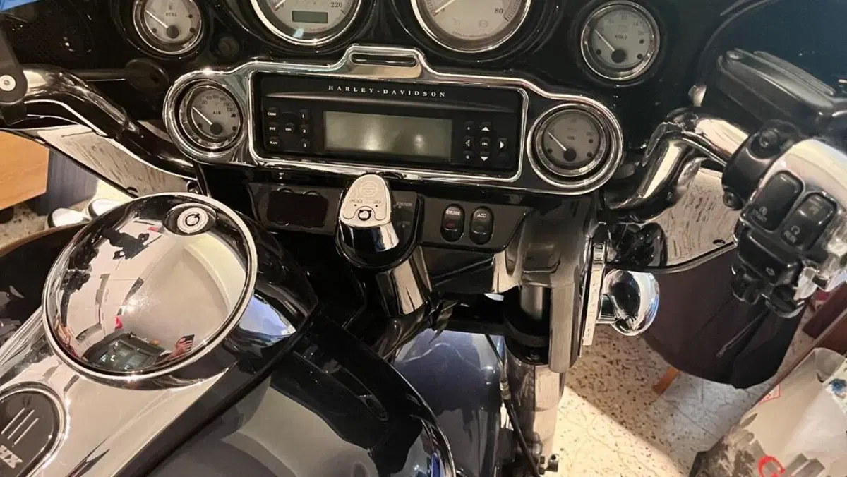 Harley-Davidson 1584 Street Glide (2008 - 10) - FLHX  (3)