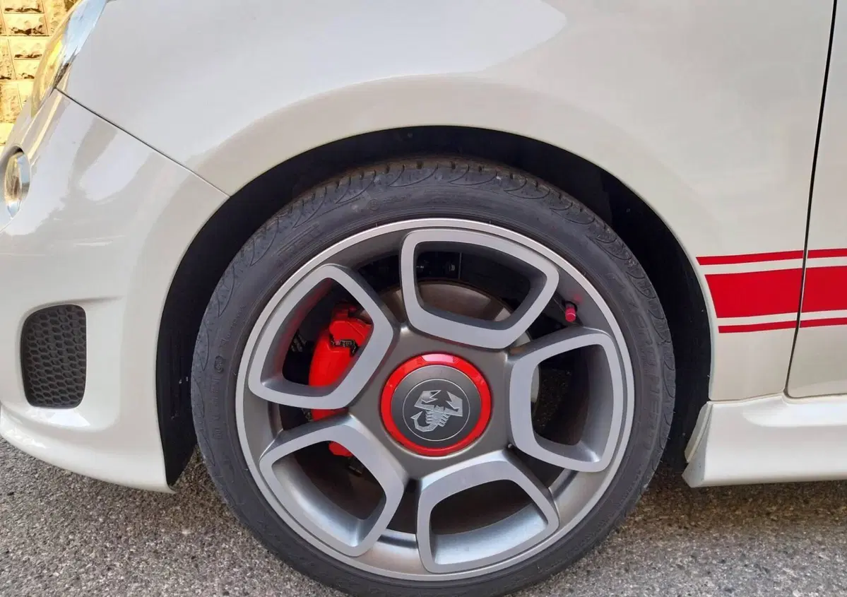 Abarth 500 1.4 Turbo T-Jet (5)