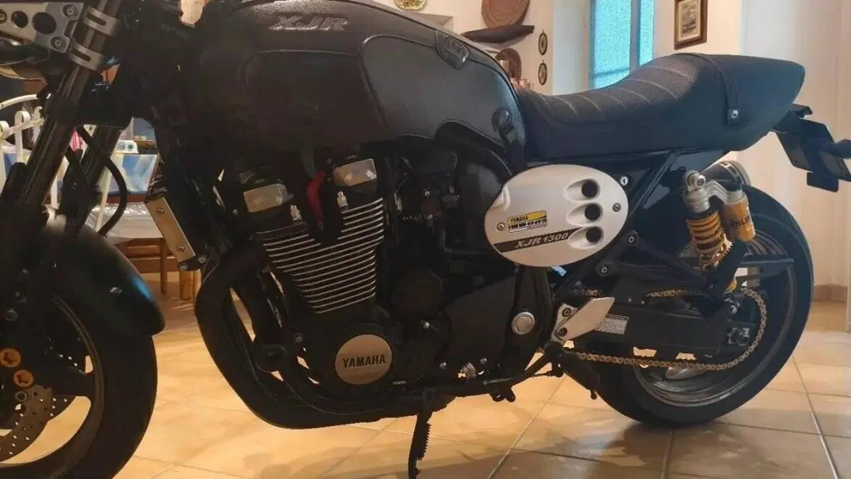 Yamaha XJR 1300 60th Anniversary (2015 - 16)  (3)