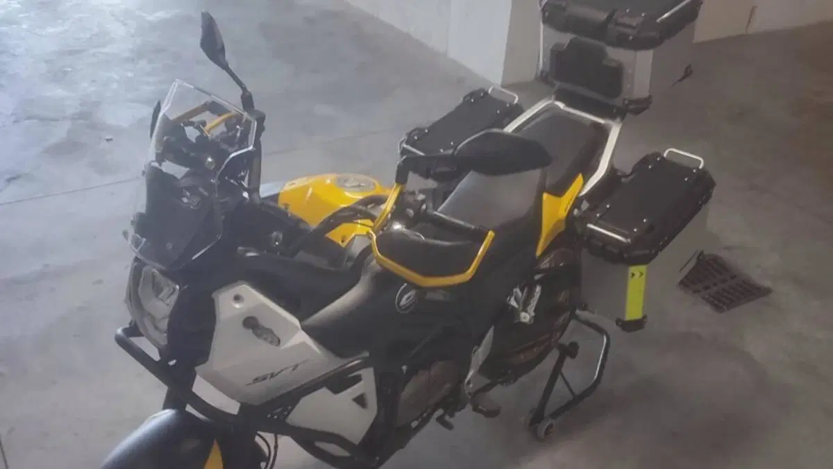 QJ Motor SVT 650 X (2024)  (11)