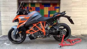 KTM 1290 Super Duke GT (2021 - 25)  (2)