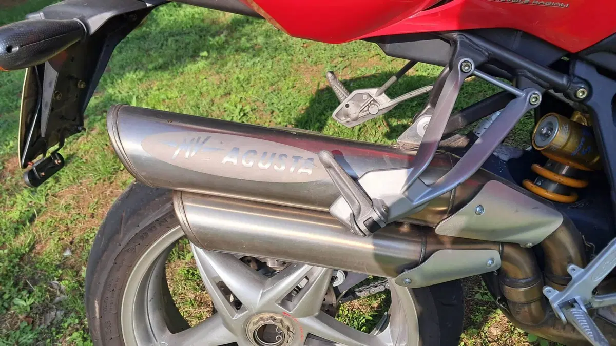 MV Agusta Brutale 750 S (2002 - 06)  (6)