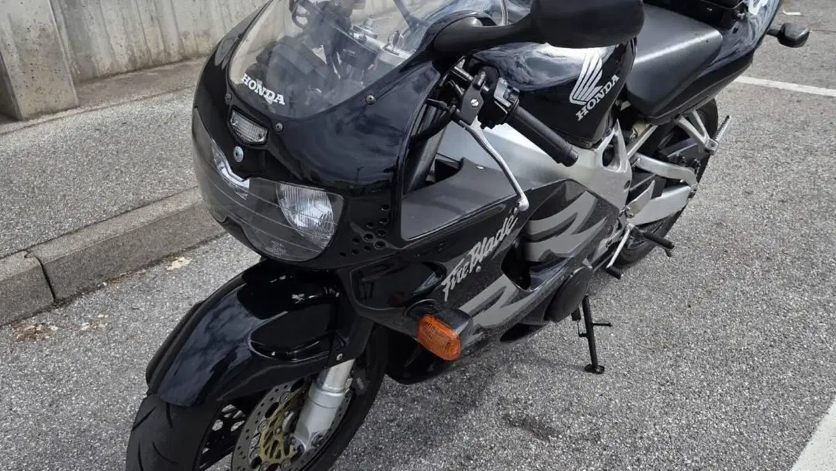 Honda   (2)