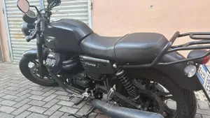 Moto Guzzi V7 III Stone (2017 - 20)  (3)