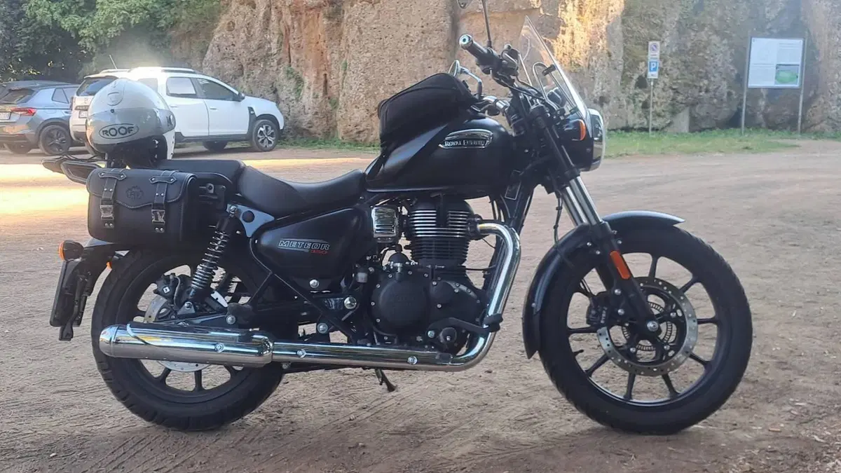 Royal Enfield Meteor 350 Aurora (2024 - 26)  (2)