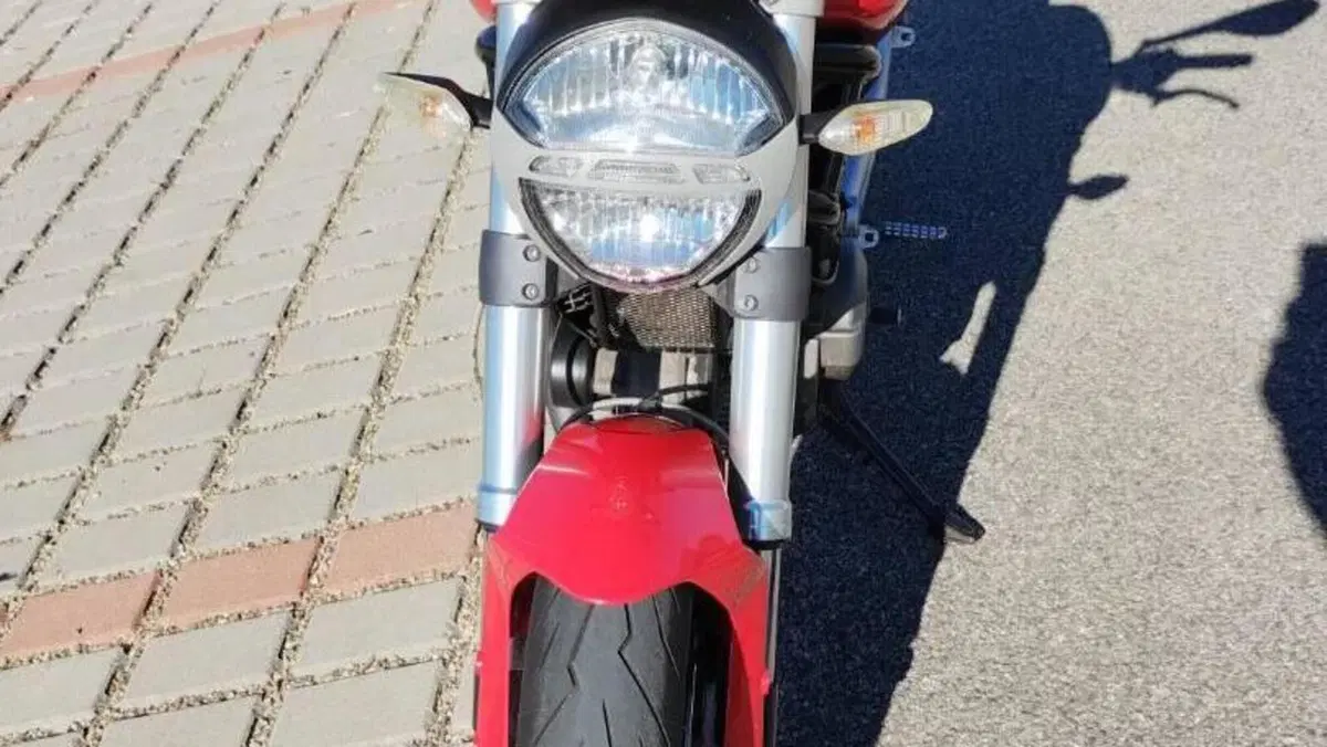 Ducati Monster 696 Plus (2007 - 14)  (2)