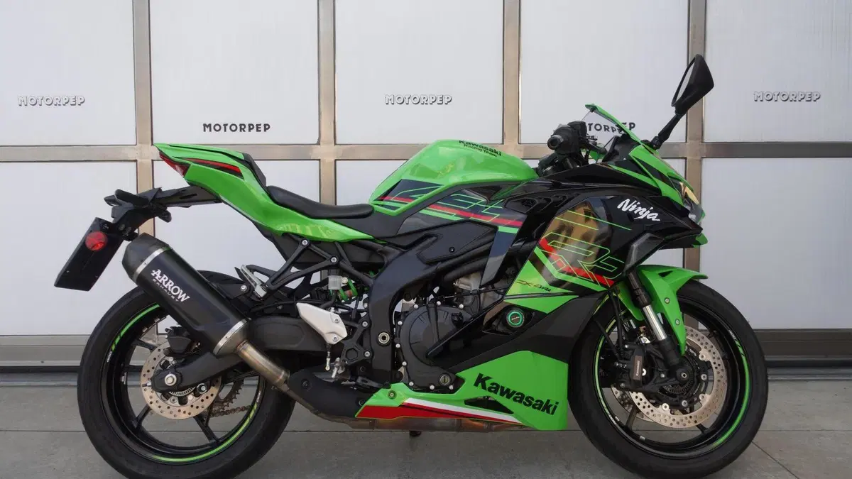 Kawasaki Ninja ZX-4R (2024 - 26)  (2)