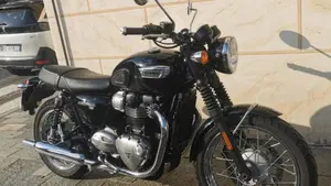 Triumph Bonneville T100 Black (2017 - 20)  (4)
